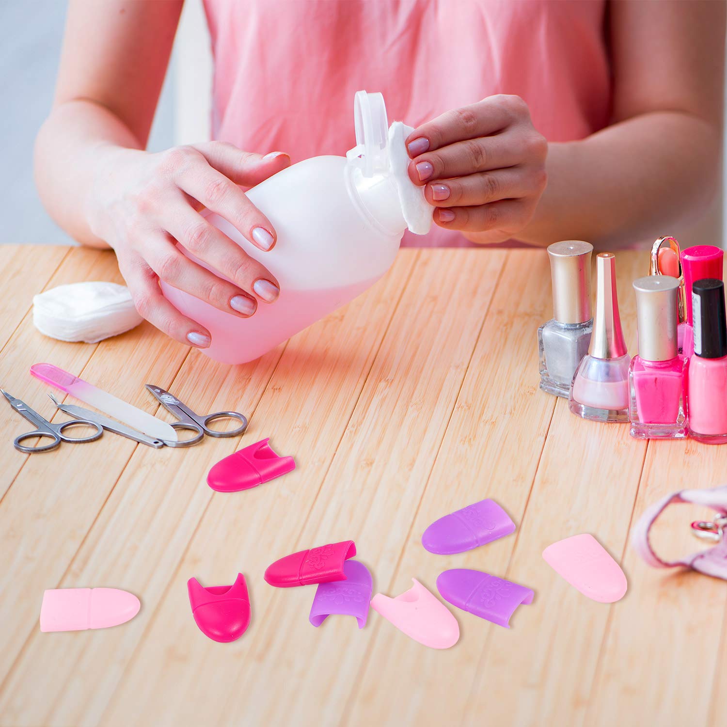 Boao caps in a home manicure setup illustrating tidy, reusable removal
