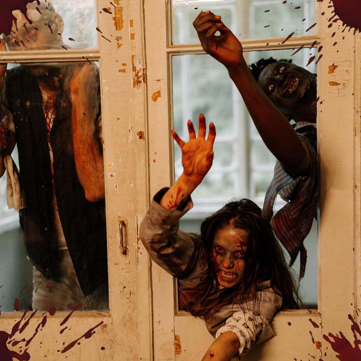 BOBISUKA lifestyle Halloween scene with costume and effective blood splatter