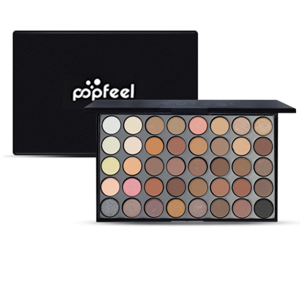 BONNIE CHOICE finished evening makeup look showing dramatic smokey eyes