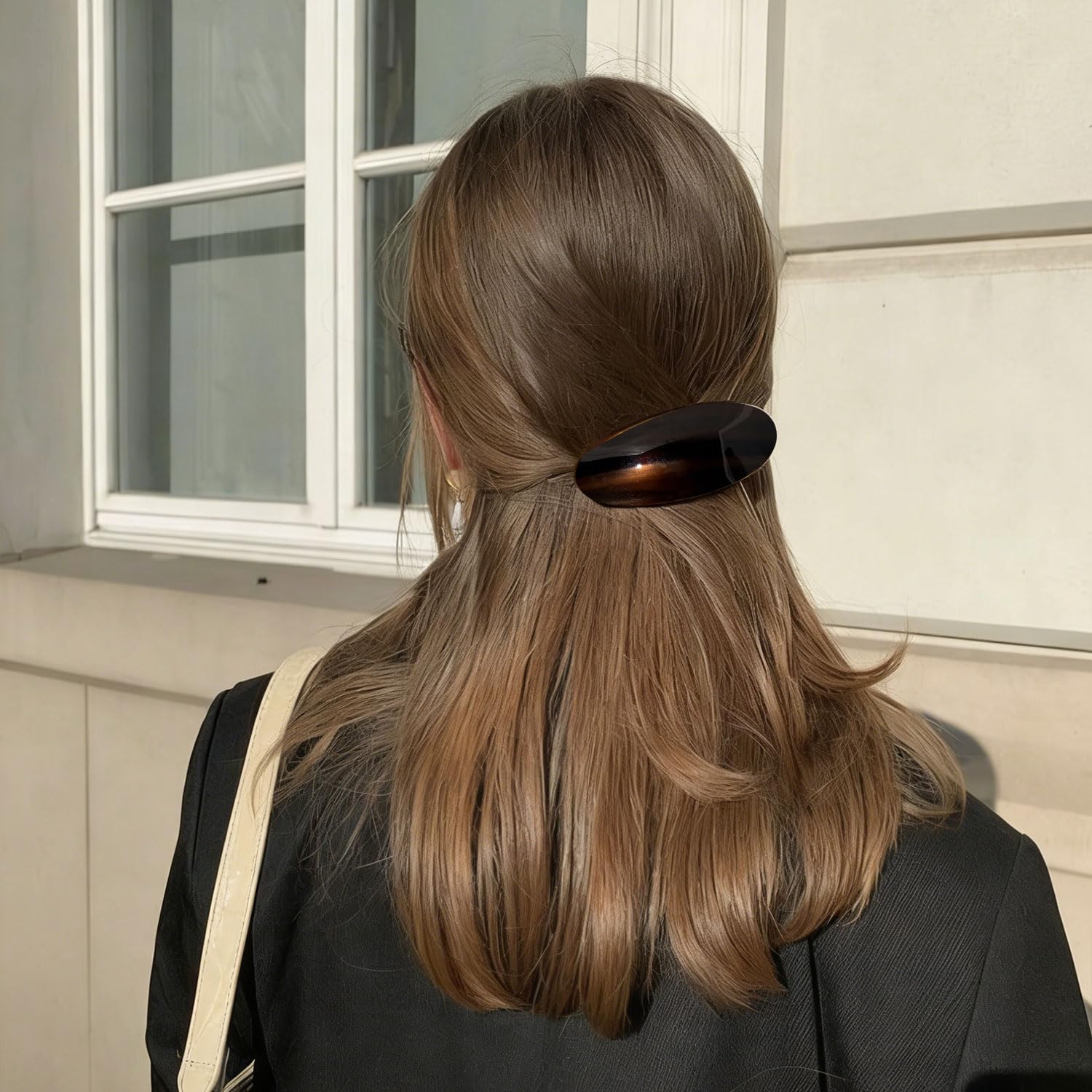 BOUNIQ barrette next to ruler showing 3.5 inch scale and fit