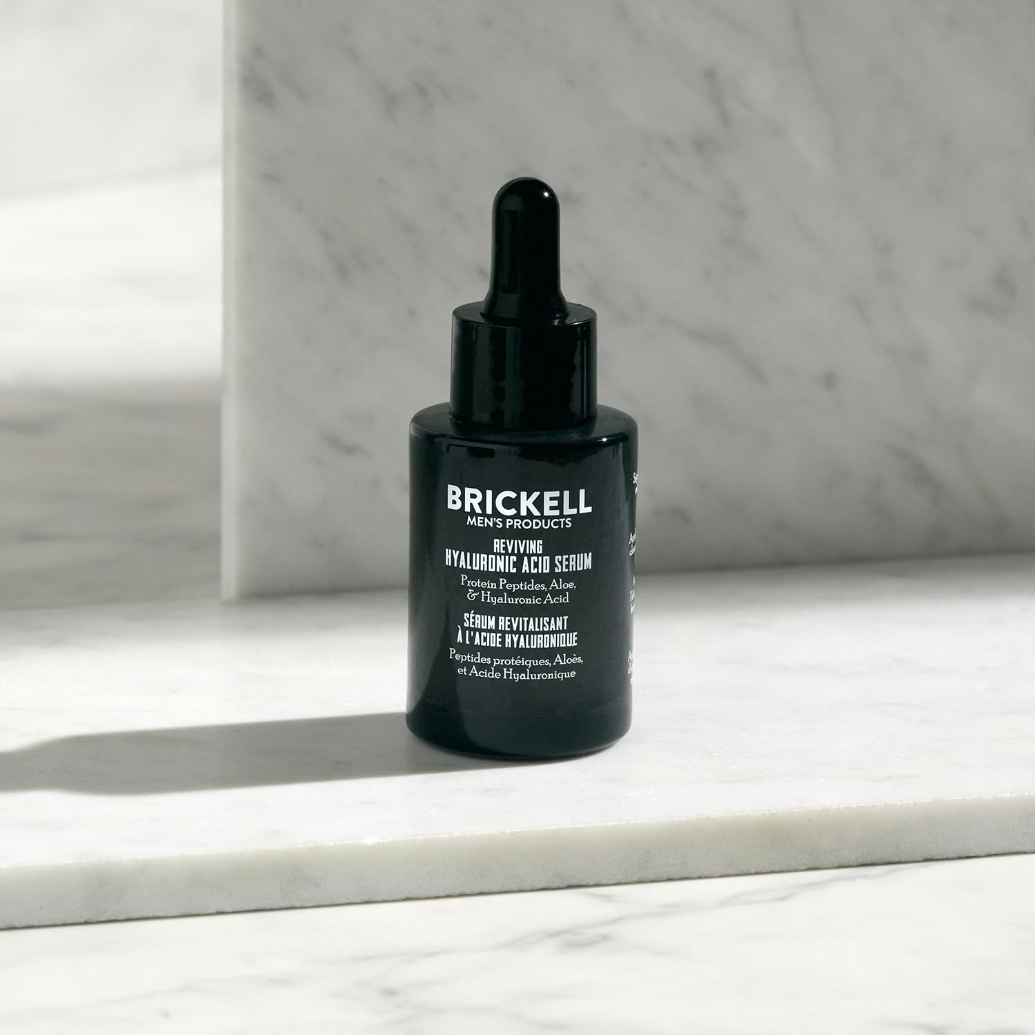 Brickell Men’s Products label highlighting hyaluronic acid peptides and aloe benefits