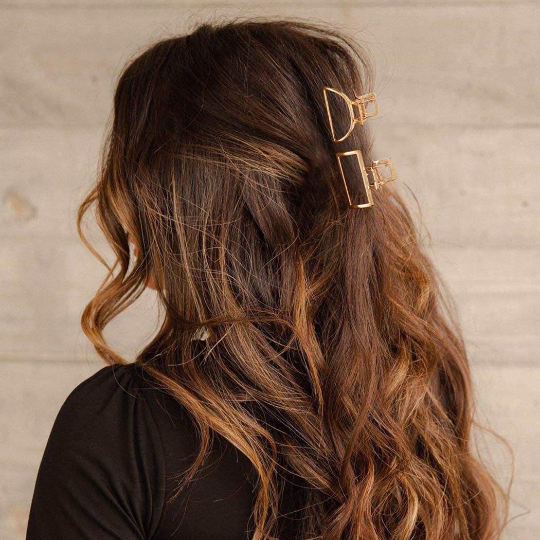 Brinie polished edge detail showing smooth finish that protects hair from snags