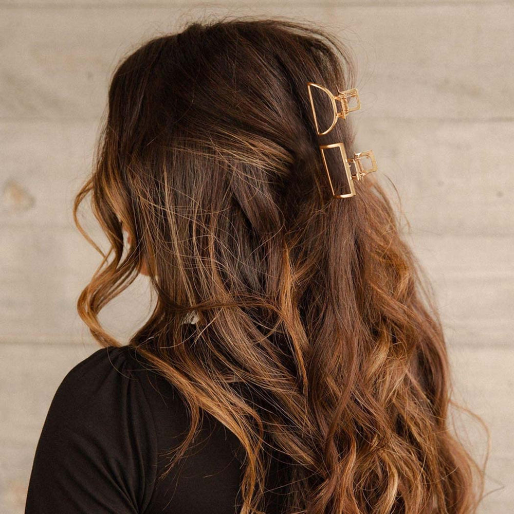 Brinie polished edge detail showing smooth finish that protects hair from snags