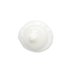 bumble and bumble applying cream to damp hair for natural air-dried body