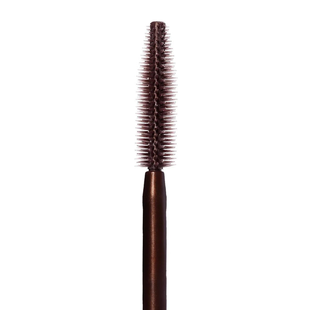 Generic Cafe Profesional mascara applied in lifestyle setting for defined lashes