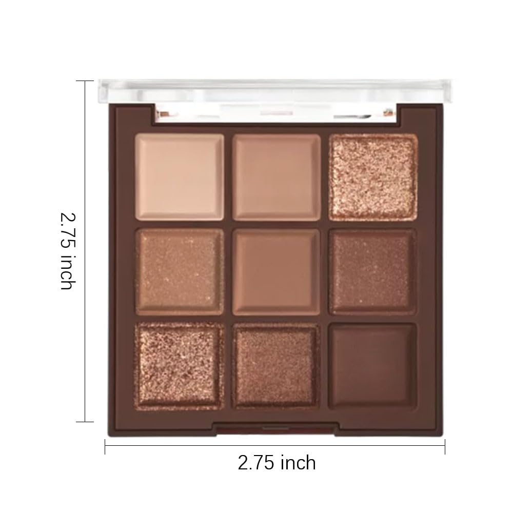 CAKAILA brush applying shadow demonstrating easy pick-up and blendability benefit