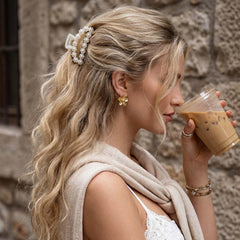 CAKURE in hair half-up style illustrating secure, stylish hold