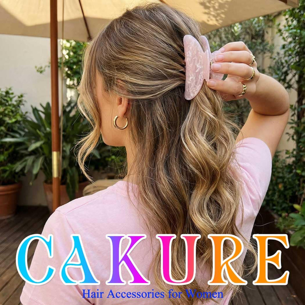 CAKURE clip securing thick hair demonstrating non-slip performance