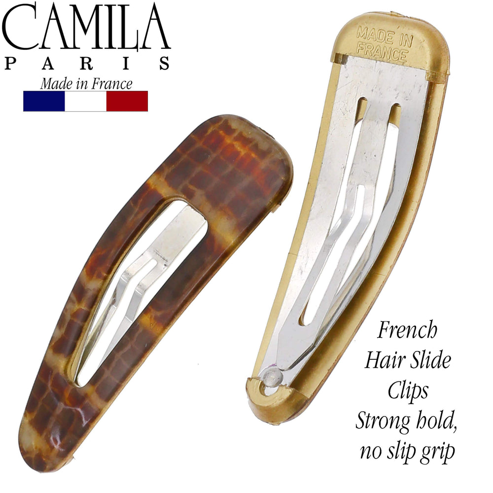 Camila holding a medium hair section to show reliable secure hold