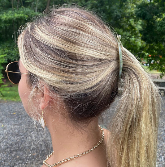 Camila Paris side profile highlighting curved 3.5-inch fit and comfort
