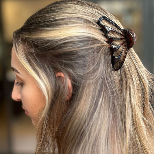 Camila Paris side profile highlighting strong spring for secure hold