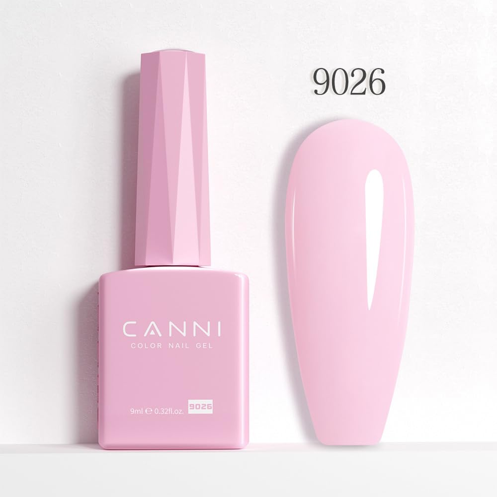 CANNI lifestyle outdoor mani showing wearable pastel yellow for everyday style
