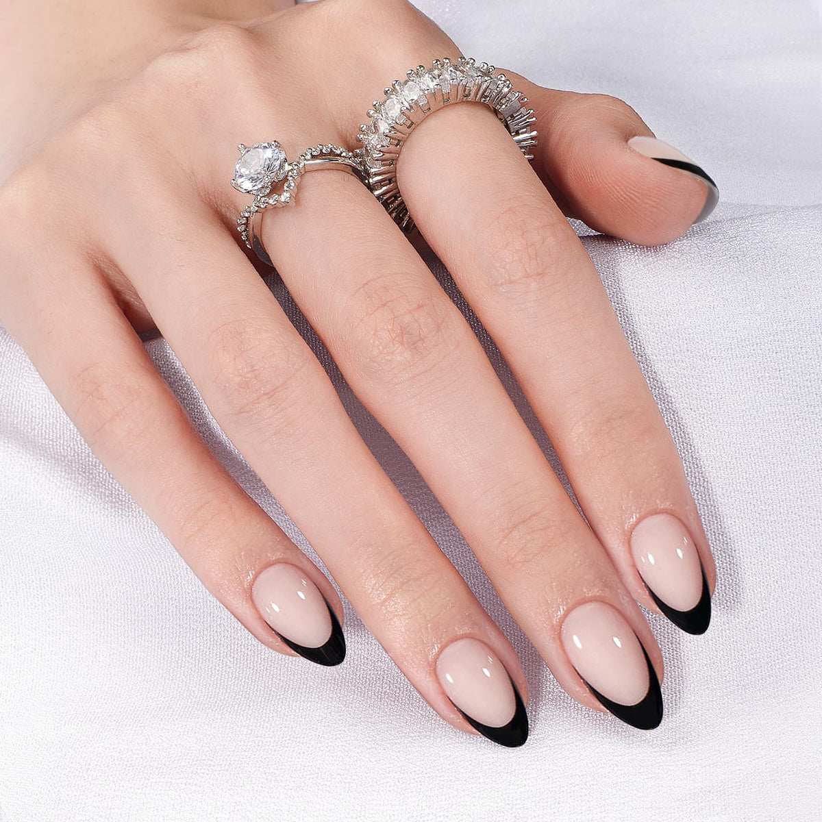 CANVALITE front packaging showing elegant black French tips and convenience