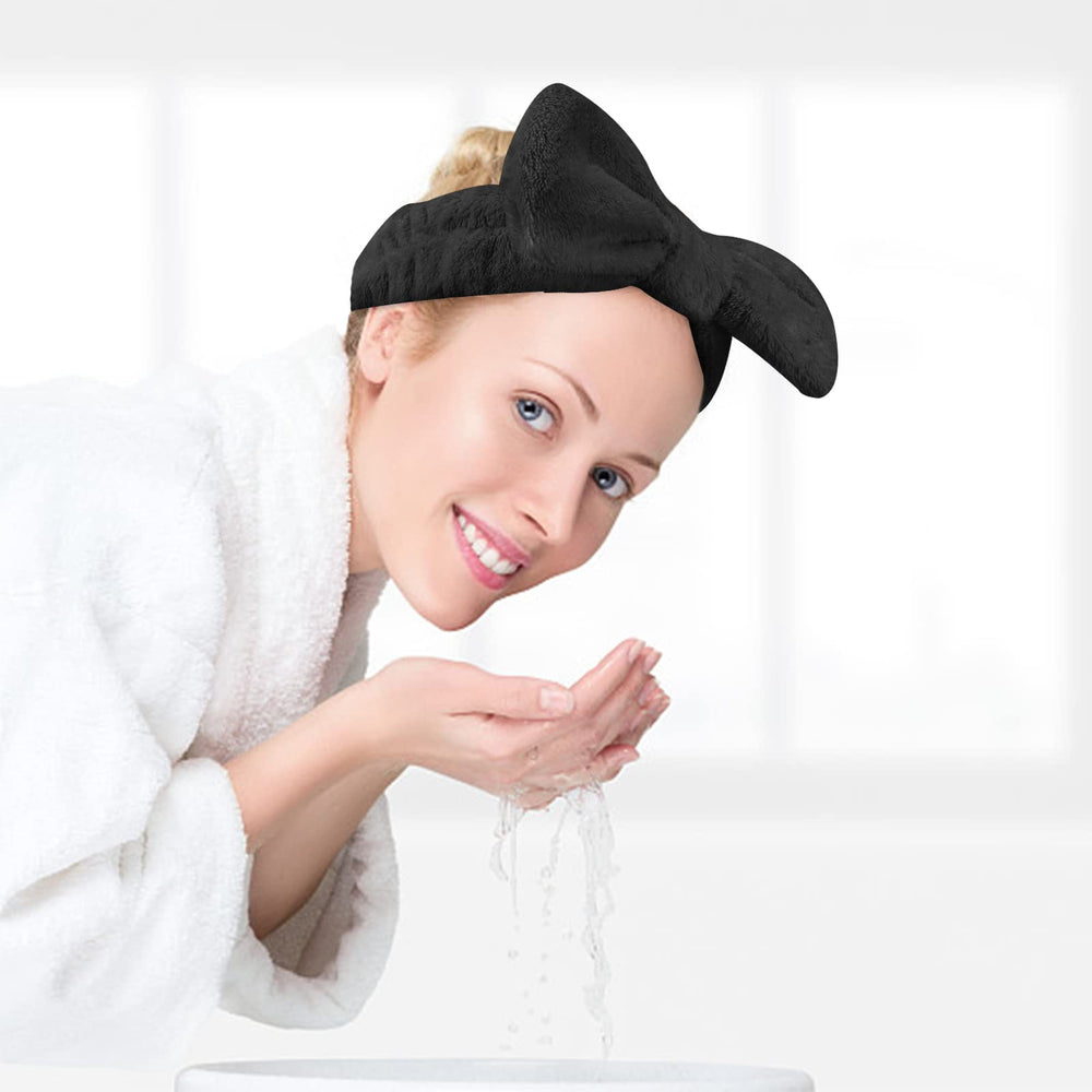 Casoty demonstration of gentle handwashing advises easy-care maintenance