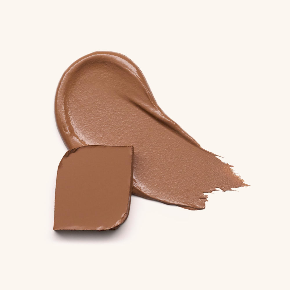 Catrice Melted Sun blended with fingertips showing easy application benefit