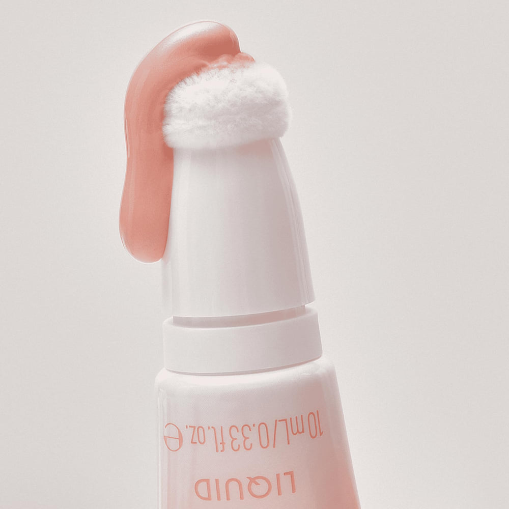 Catrice close-up of sponge tip applicator offering precise, mess-free application
