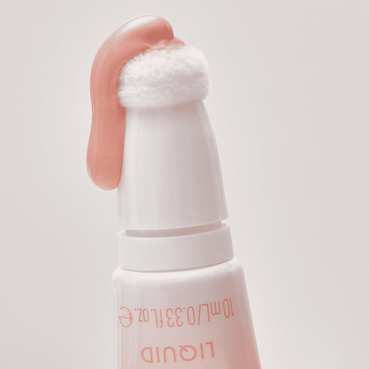 Catrice close-up of sponge tip applicator offering precise, mess-free application