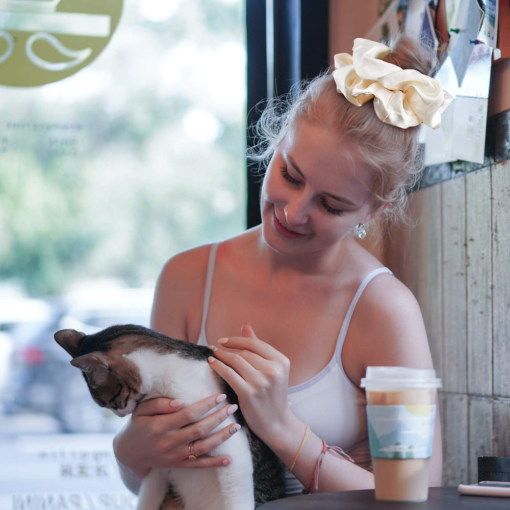 CEELGON scrunchie holding a thick bun with secure, comfortable hold