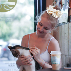 CEELGON scrunchie holding a thick bun with secure, comfortable hold