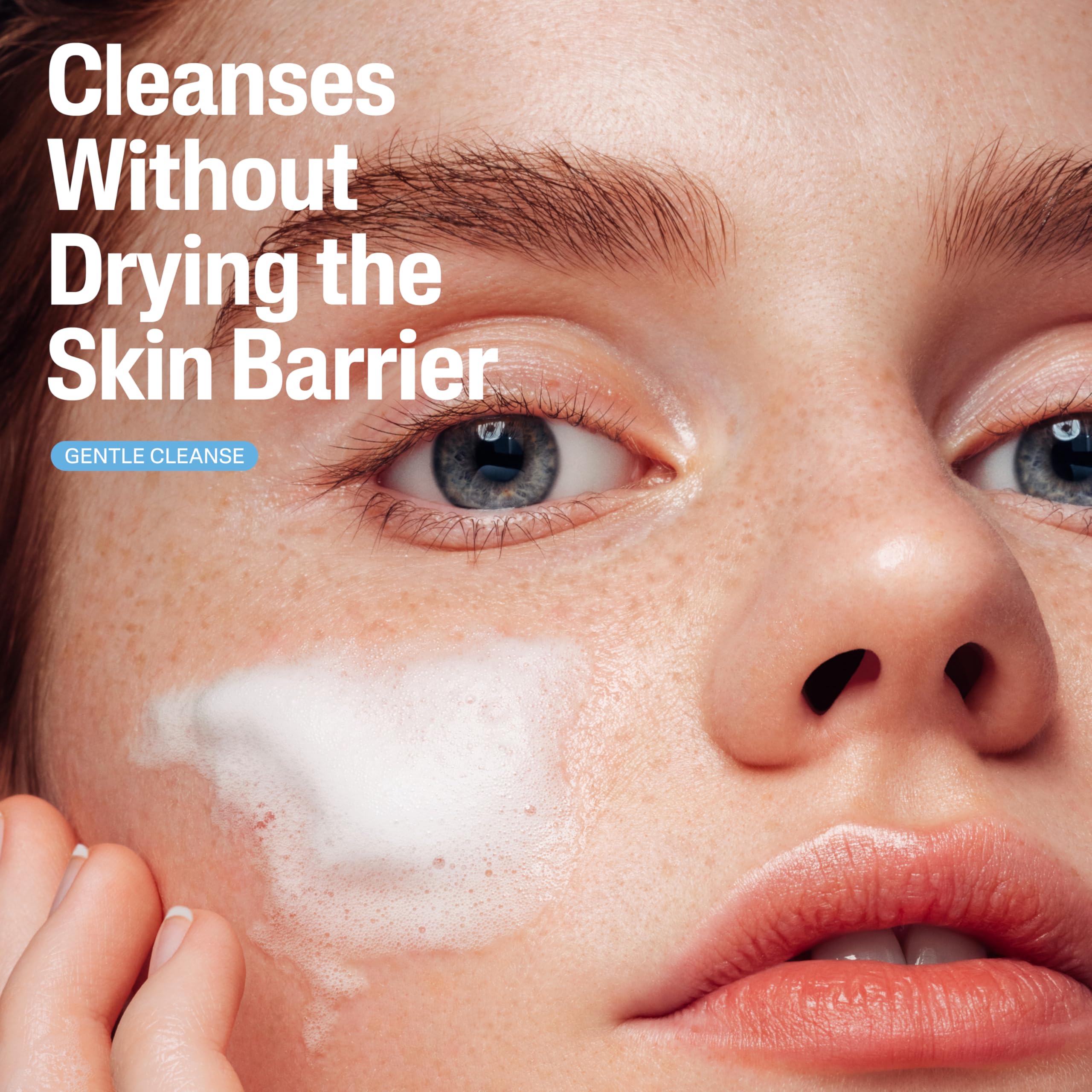 Cetaphil creamy texture turning into foam to hydrate skin