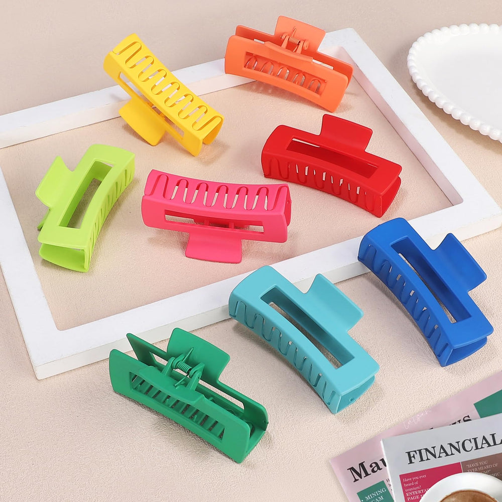 CHANDAT clip collection arranged by color illustrating variety for outfit matching