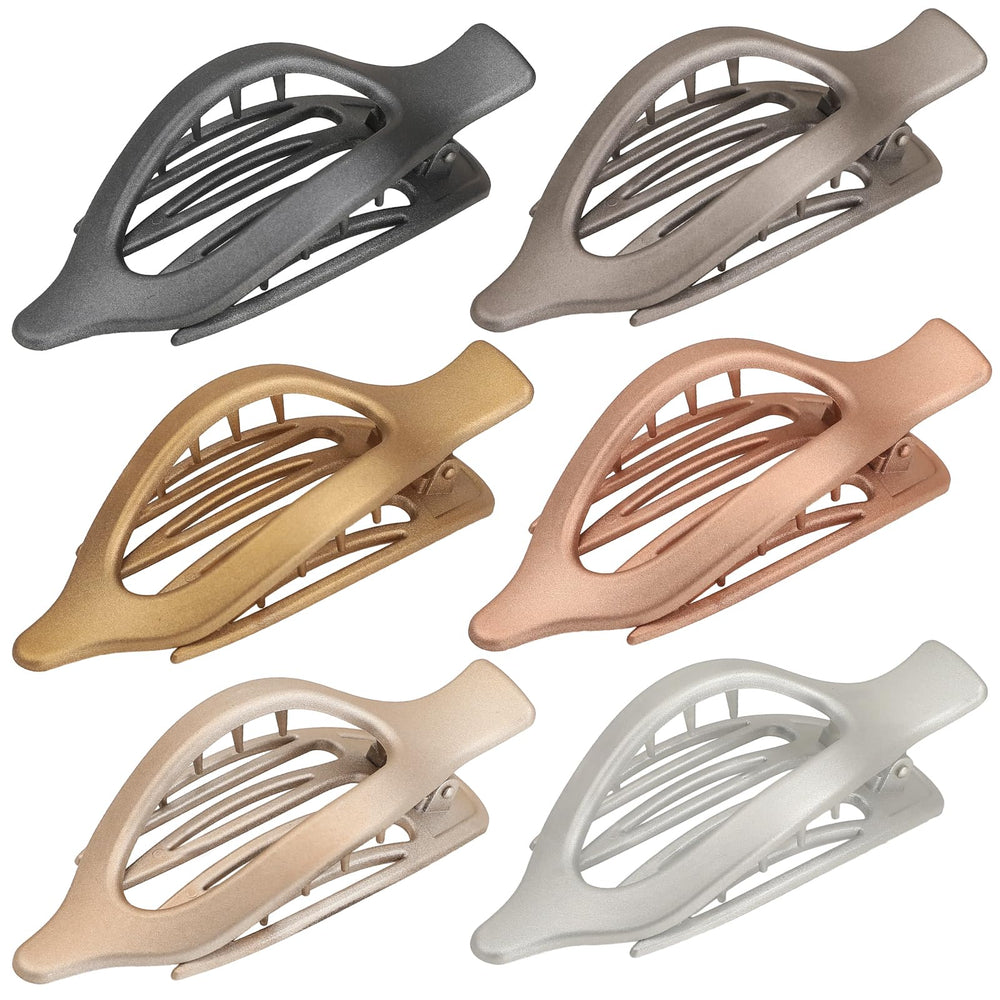CHANDAT clip worn under a hat demonstrating discreet, comfortable wear