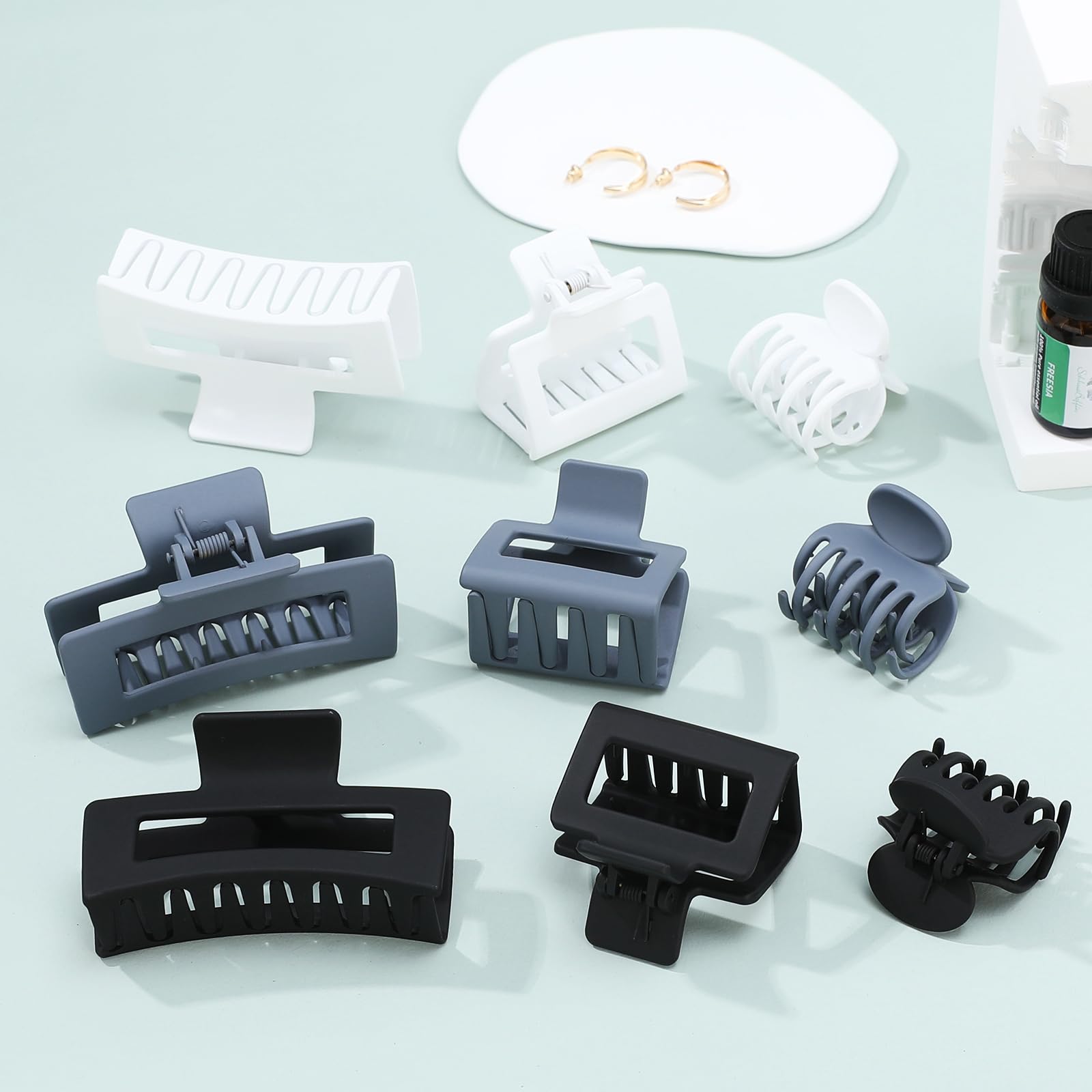 CHANDAT black, grey, white clips displayed to match outfits and coordinate benefit