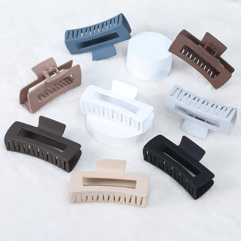 CHANDAT clip used for a half-up hairstyle adding quick polish