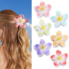 CHANDAT clip worn in hair at beach offering secure, stylish hands-free comfort