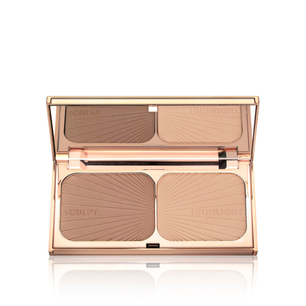 Charlotte Tilbury highlighter detail swatch delivering golden luminous glow