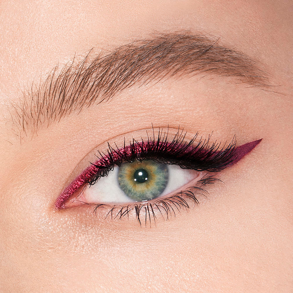 Charlotte Tilbury swatch of maroon matte and metallic shades showing pigmentation and blendability