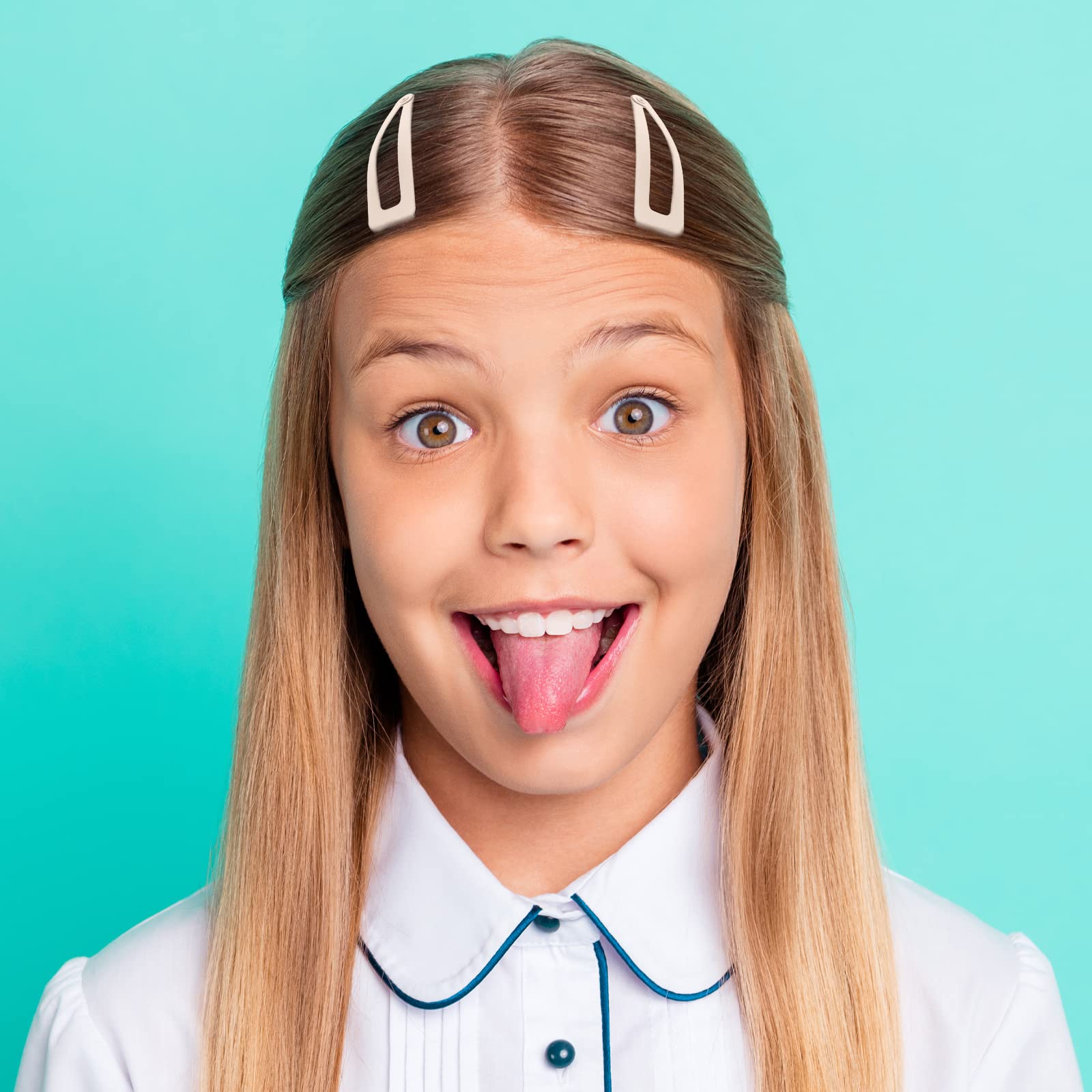 Chinco clips in beach hairstyle showcasing discreet beige color and travel-ready benefit