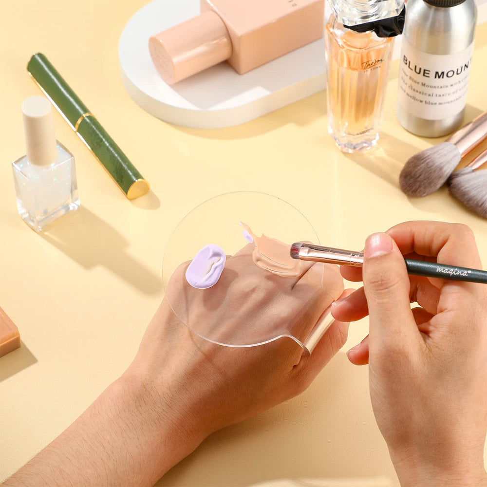 Chinco palette in use blending foundation demonstrating clean mixing benefit