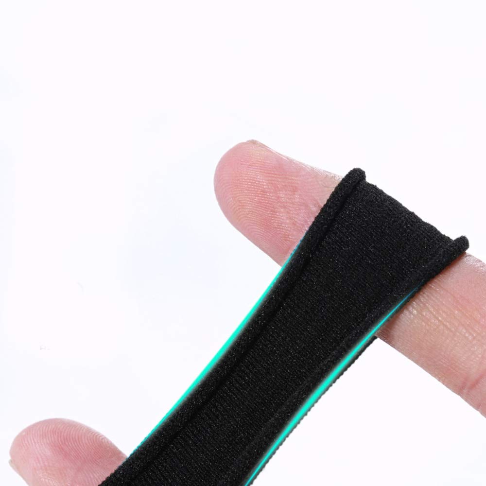 chkoodi worn in a ponytail demonstrating firm hold without creasing