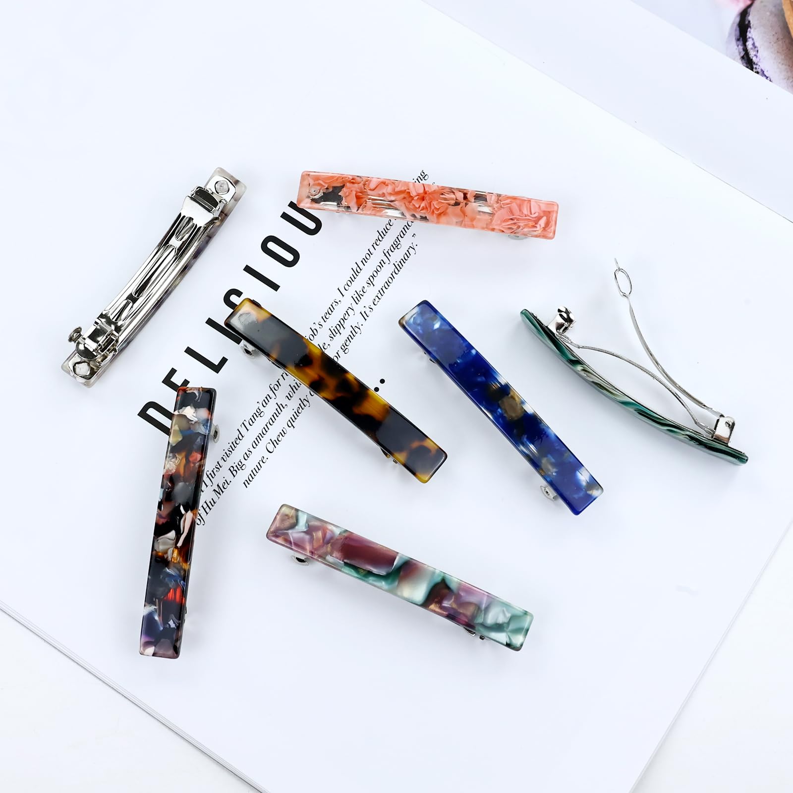 Cinaci gift-ready lifestyle scene presenting barrettes as stylish, ready-to-gift accessory