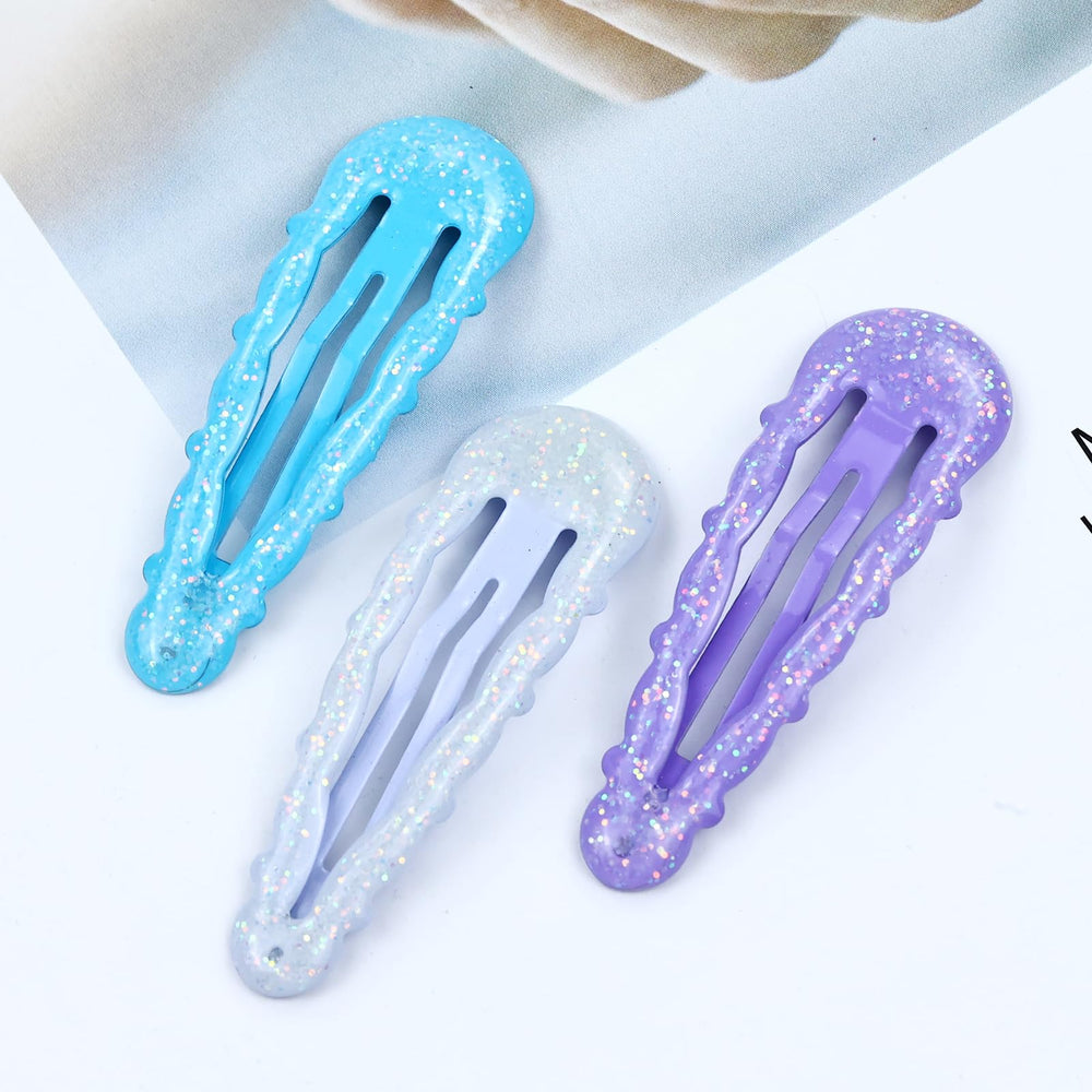 Cinaci clips stored in pouch for easy organization and transport