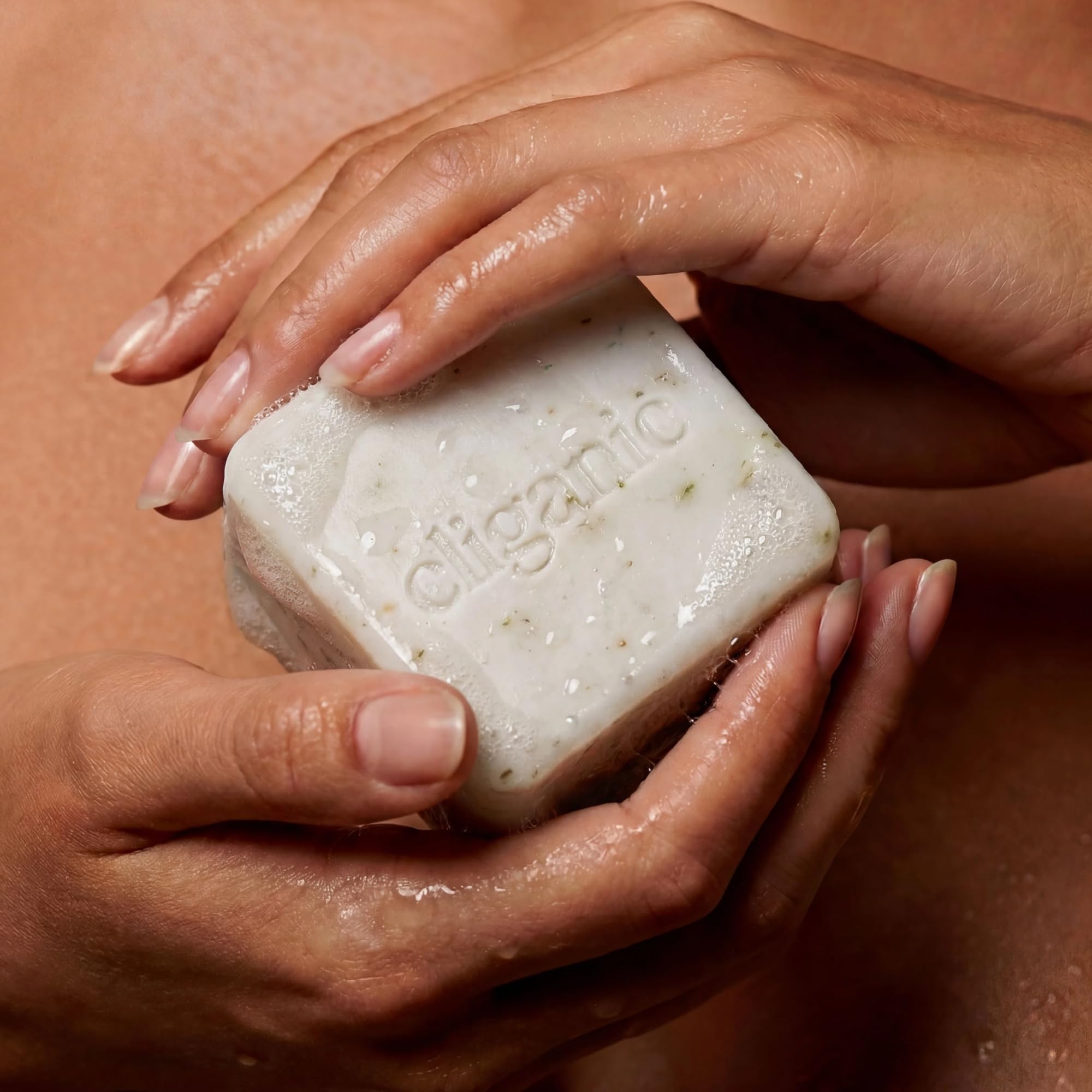 Cliganic bar in hand illustrating size and easy everyday use