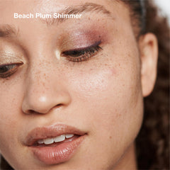 Clinique eye application demonstrating seamless blend and crease-resistant benefit