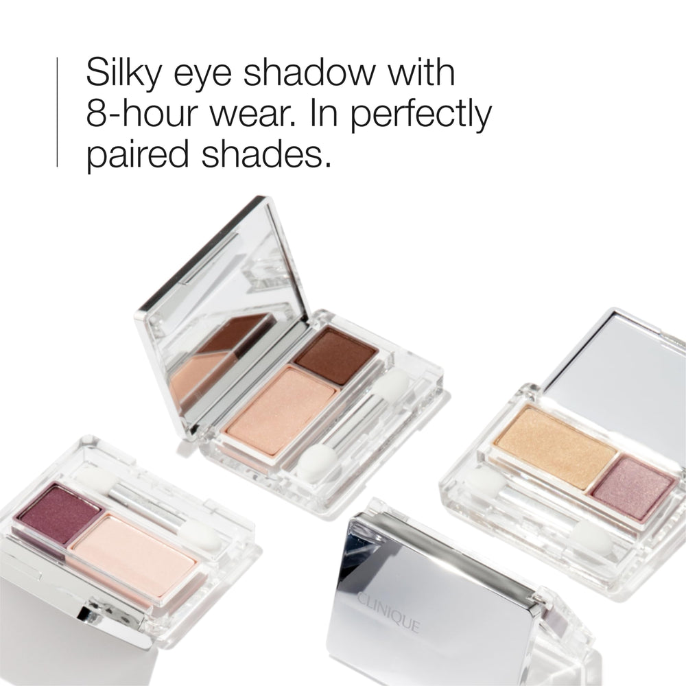 Clinique powder texture close-up highlighting smooth, blendable finish and rich pigment