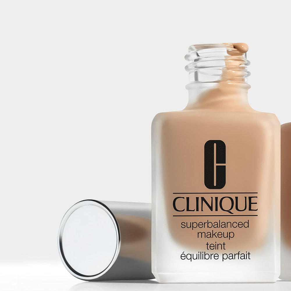 Clinique in-use application on skin demonstrating balanced hydration and oil control