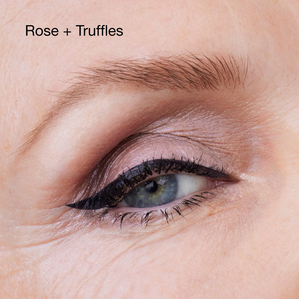 Clinique powder tip close detail showing sponge applicator for precise definition
