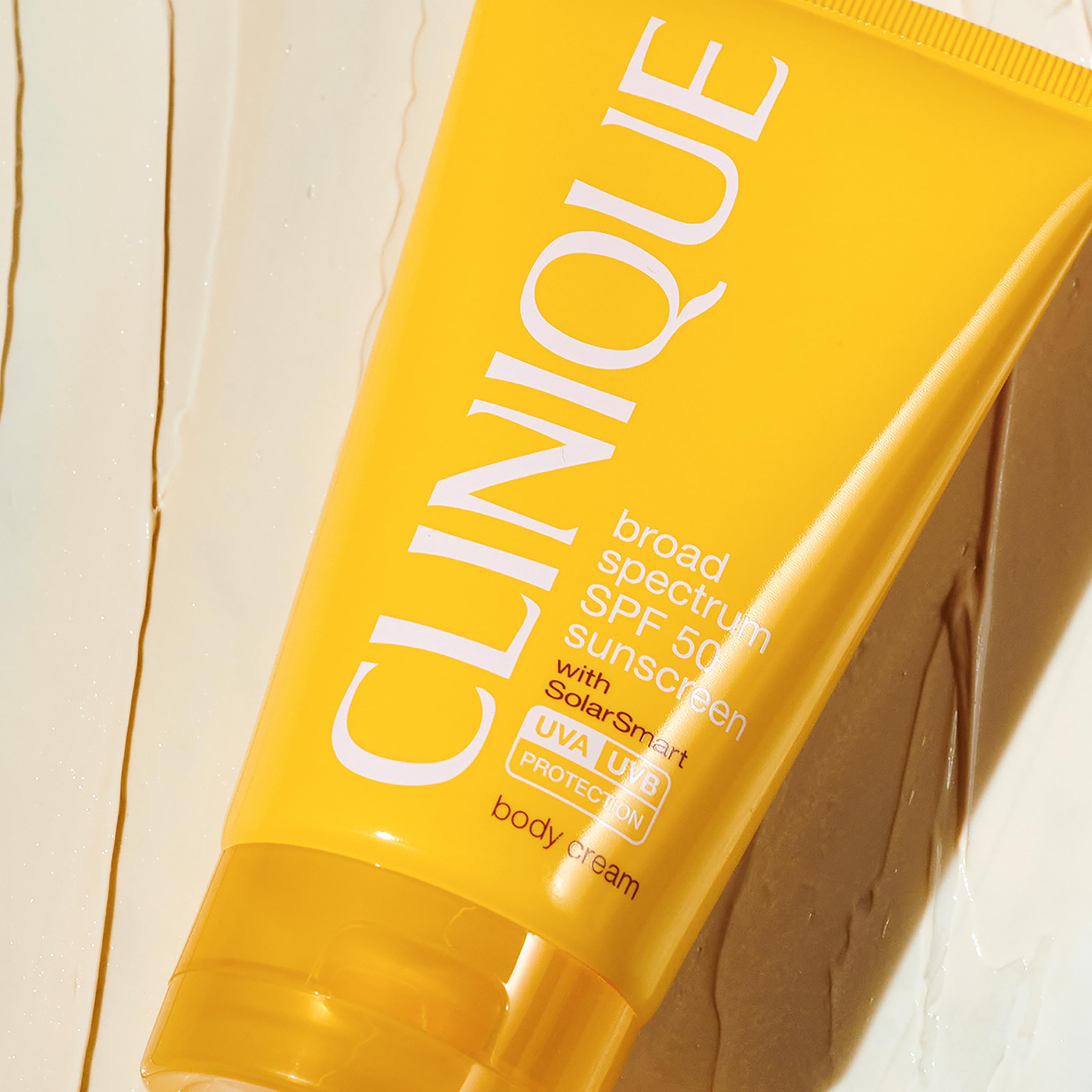 Clinique close-up texture of cream demonstrating lightweight, fast absorption