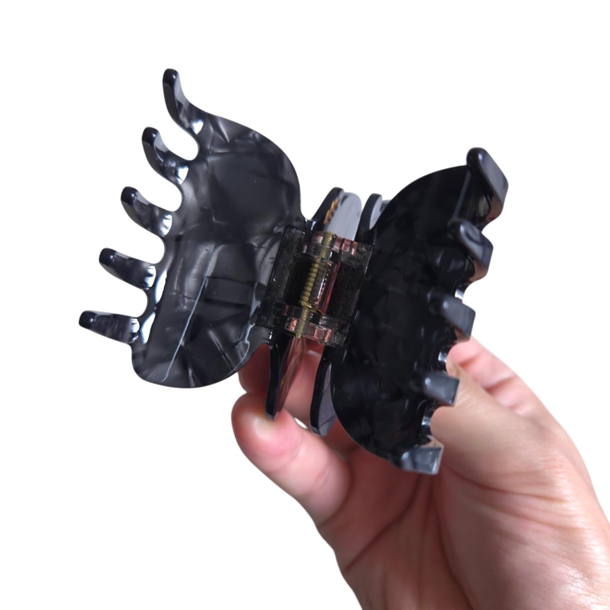 Clip Sugar hinge detail showing strong spring mechanism for reliable closure