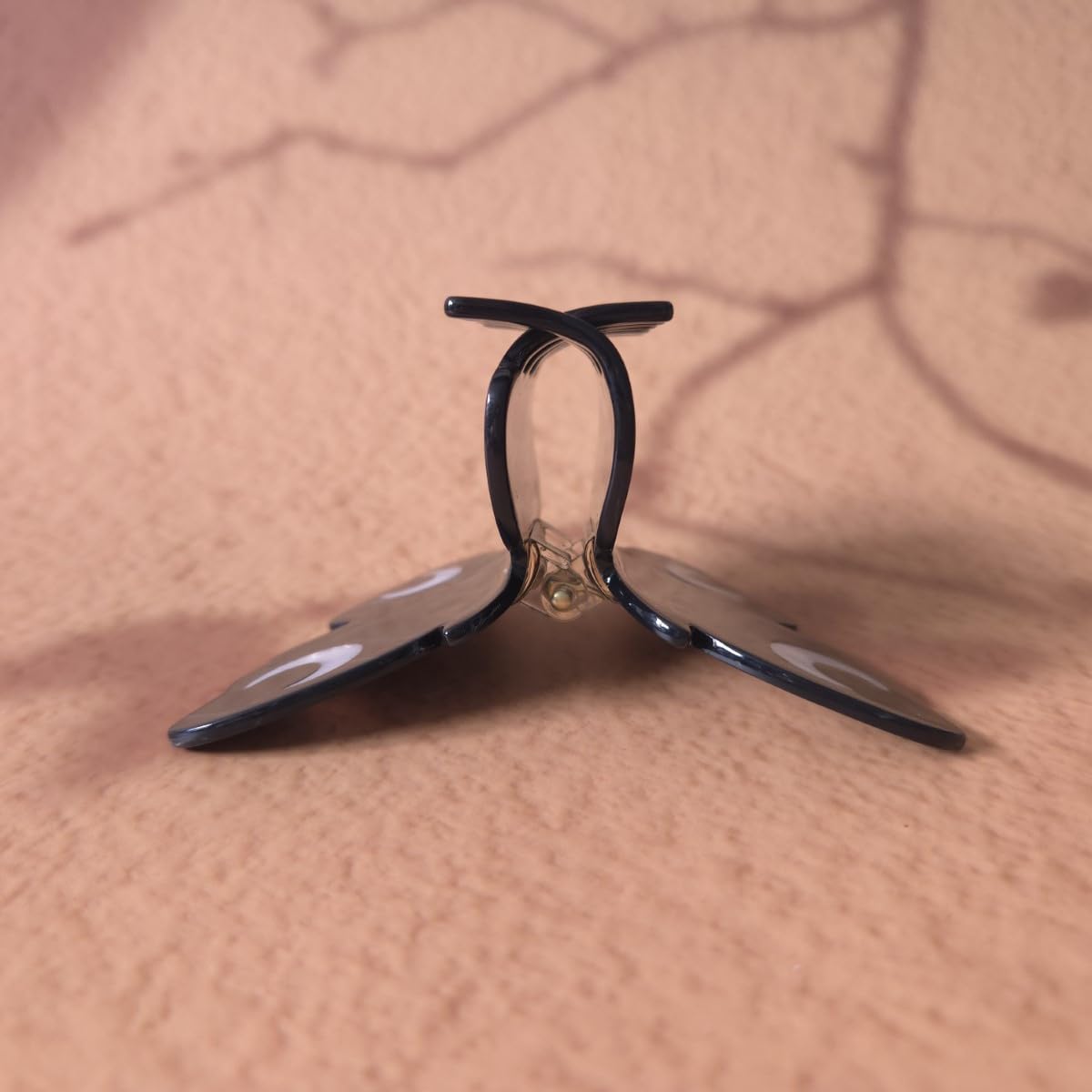 Clip Sugar butterfly clip holding an updo to show stable everyday wear benefit