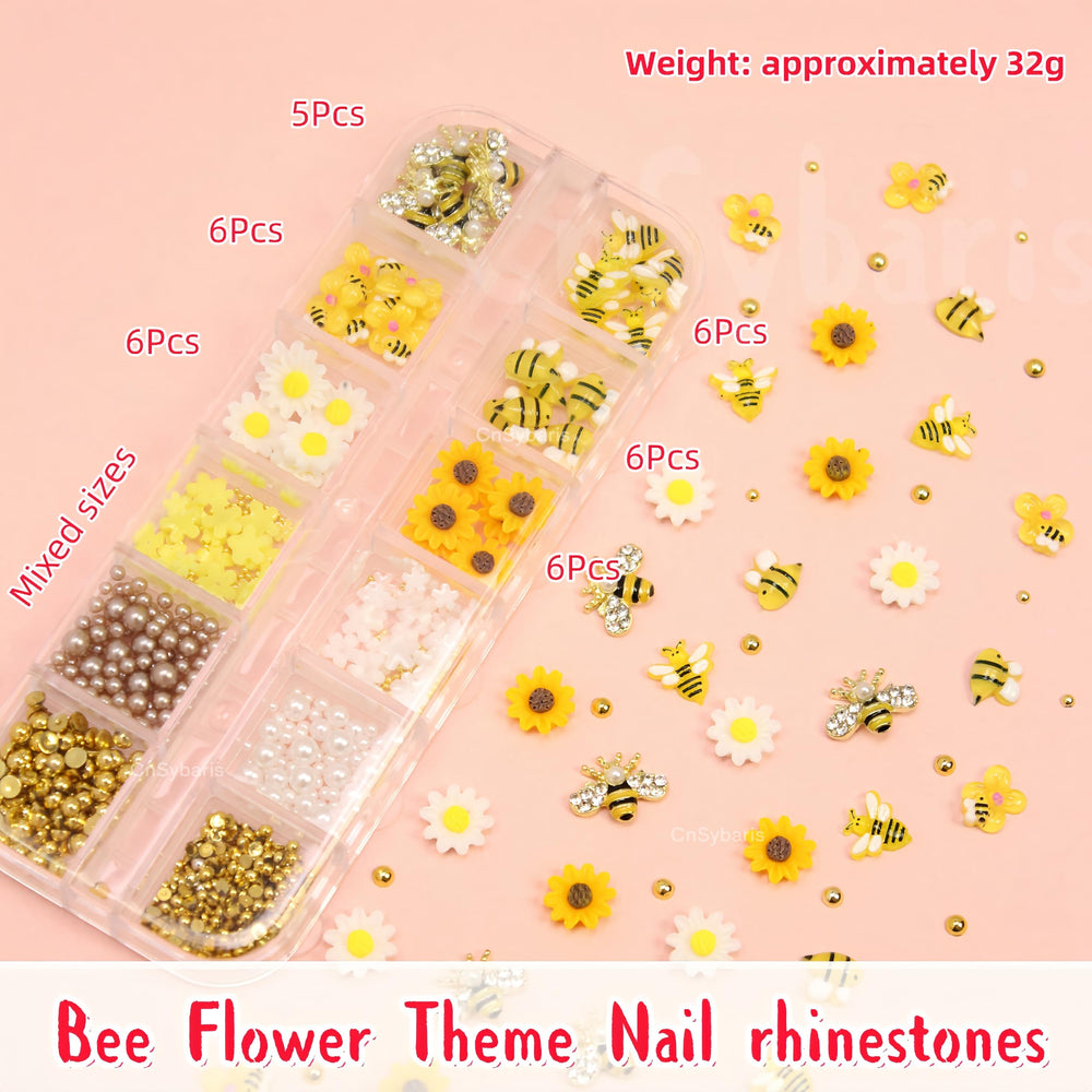 CnSybaris gold alloy bee charm close-up highlighting fine detail and shiny finish