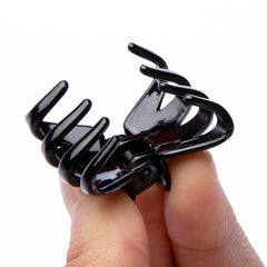 Cobahom clip holding hair while applying makeup for hands-free convenience benefit