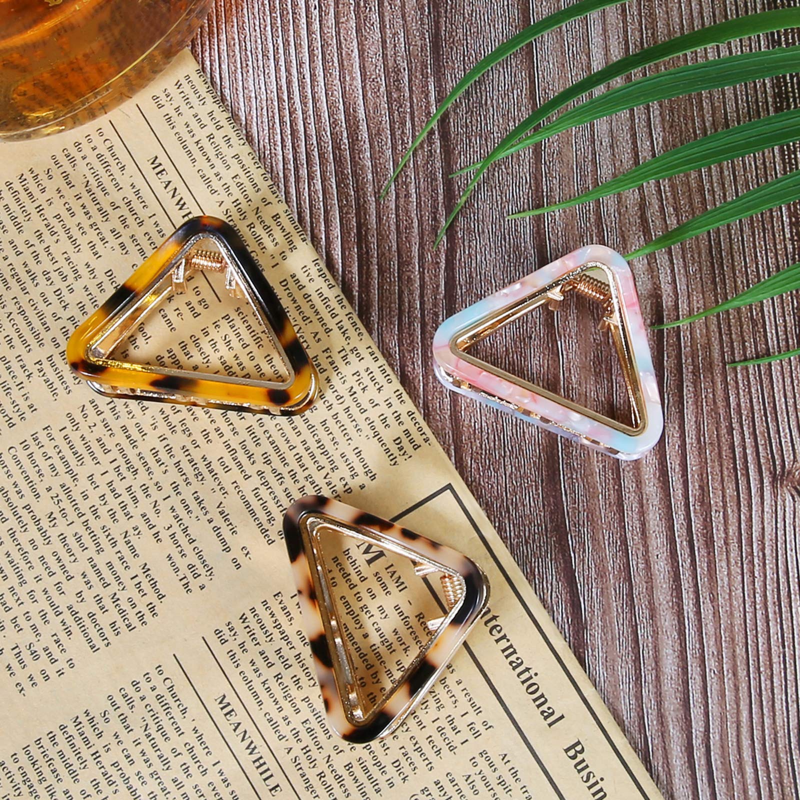 Cobahom close-up of acetate pattern highlighting smooth finish and durability