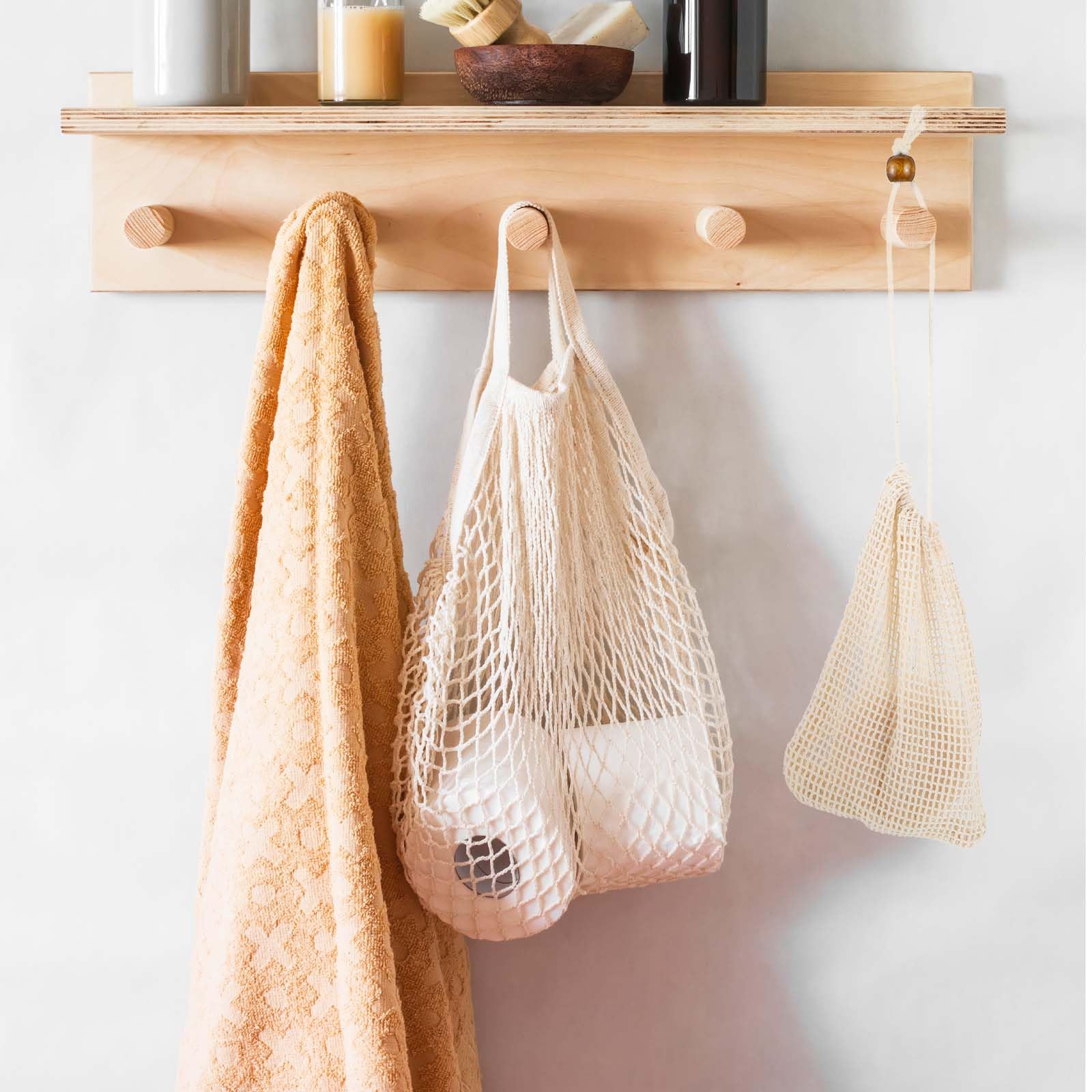 cobee drawstring with light brown bead detail, secure hanging and quick-dry benefit