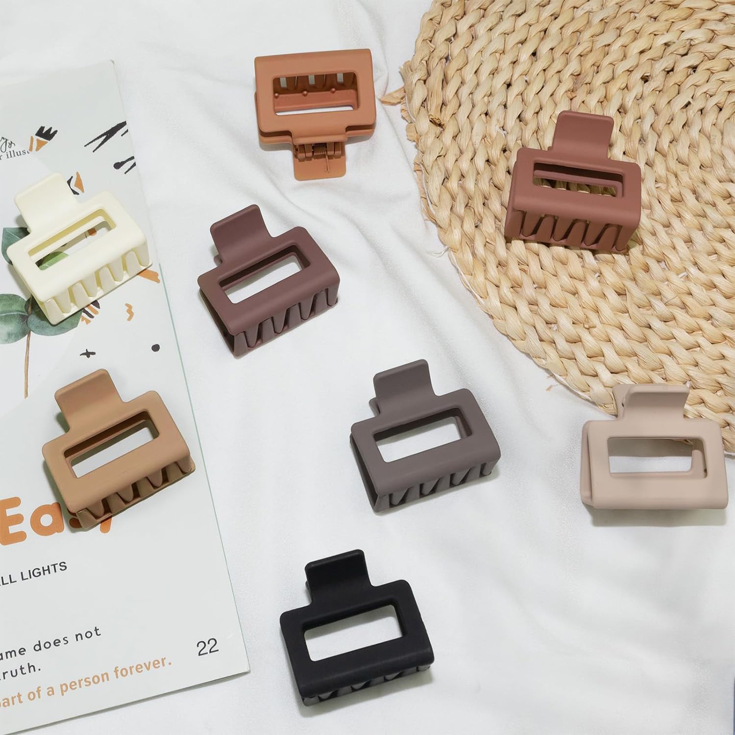 Cobinaan clips arranged in gift-ready box highlighting practical presentability benefit