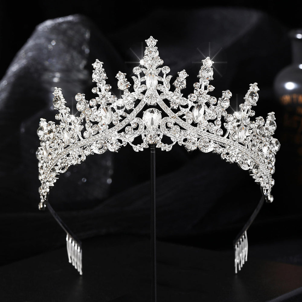COCIDE on bride at wedding showcasing regal shine and photogenic styling benefit